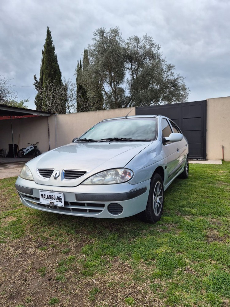 Renault Megane Tric  Expresion TD — foto 9